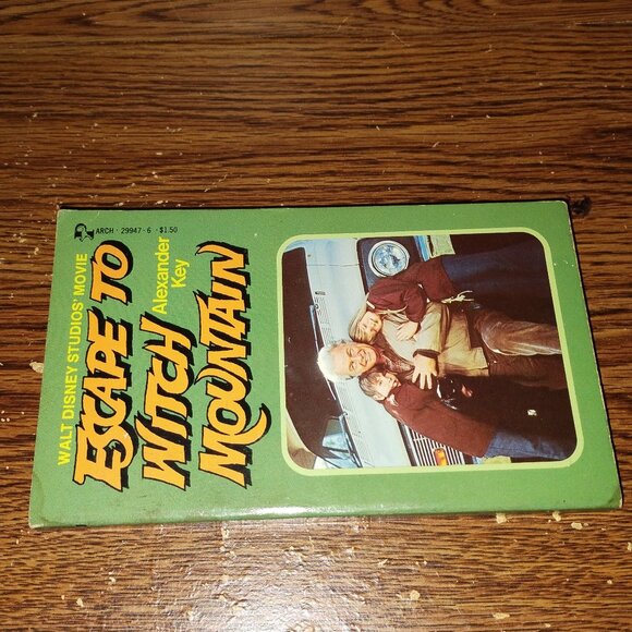 Disney's Escape to Witch Mountain (Alexander key, 1968) First Printing Paperback - Picture 3 of 3